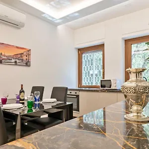  Holiday home First Class Italy